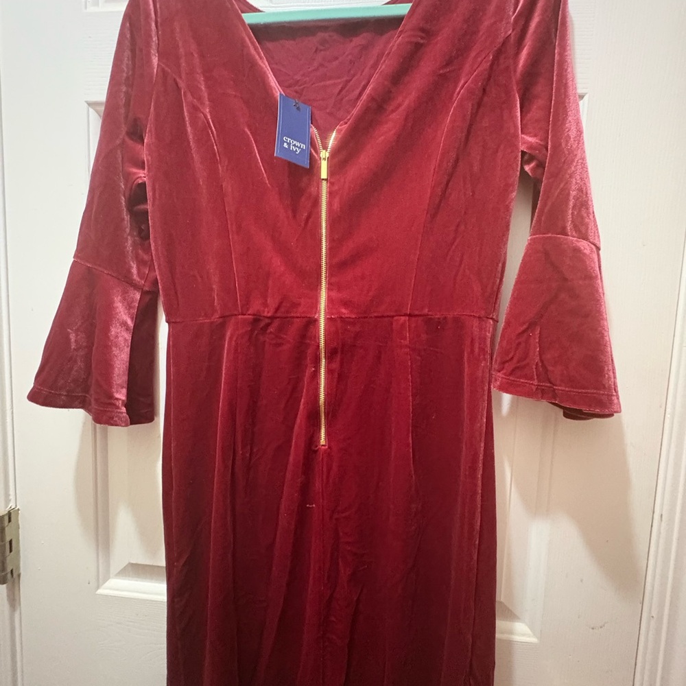 Crown & Ivy Velvet Long Sleeve Dress in Rich Red - Picture 3 of 3